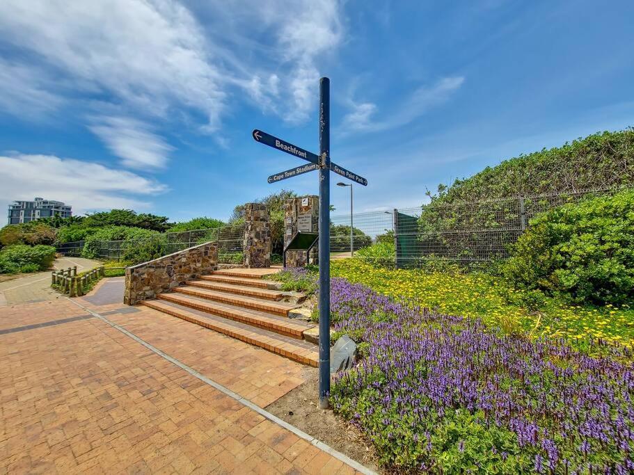 Green Point Living With Stadium View Cape Town Bagian luar foto